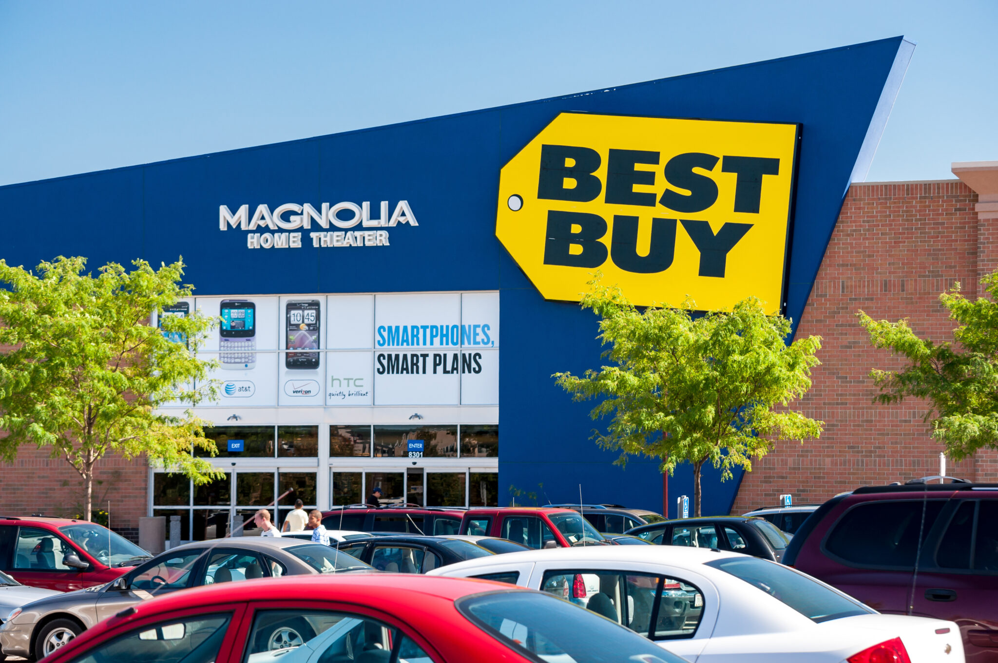 Best Buy joins the latest large retail store to close on Thanksgiving