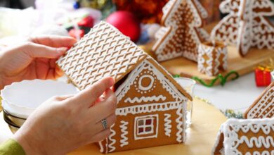 Photo of Amazing Ideas to help Decorate a Gingerbread House