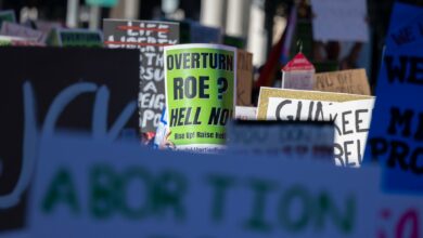 Photo of U.S. Supreme Court Overturns Roe v. Wade in Landmark Ruling